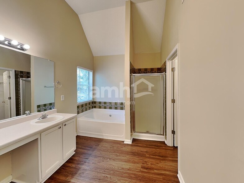 Building Photo - 380 Cascade Rise Ct SW