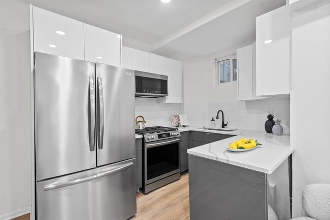 Building Photo - 407 Park Ave