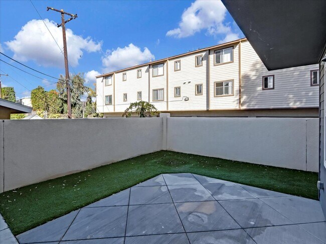 Building Photo - 1452 N Harbor Blvd