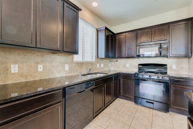 Building Photo - 8127 Running Brook Ln