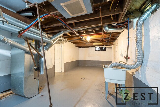 Building Photo - BEAUTIFUL 3 BD 1.5 BATH HOME!