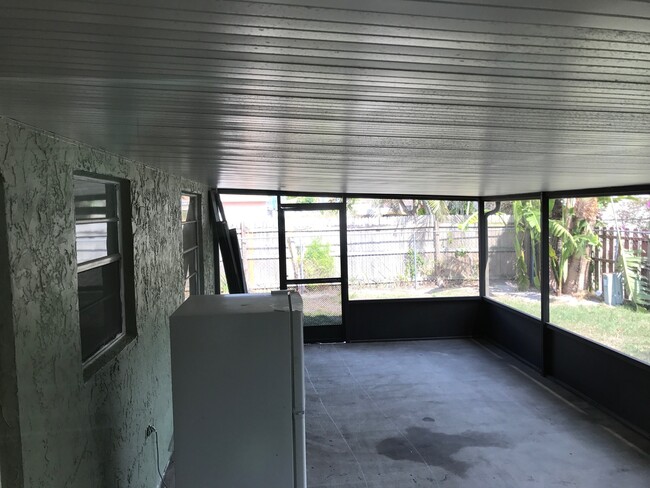 Building Photo - 4622 Toga Way