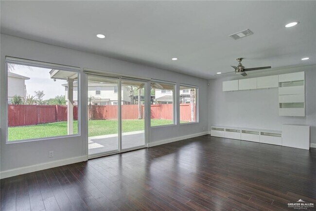 Building Photo - 41 San Fabian St