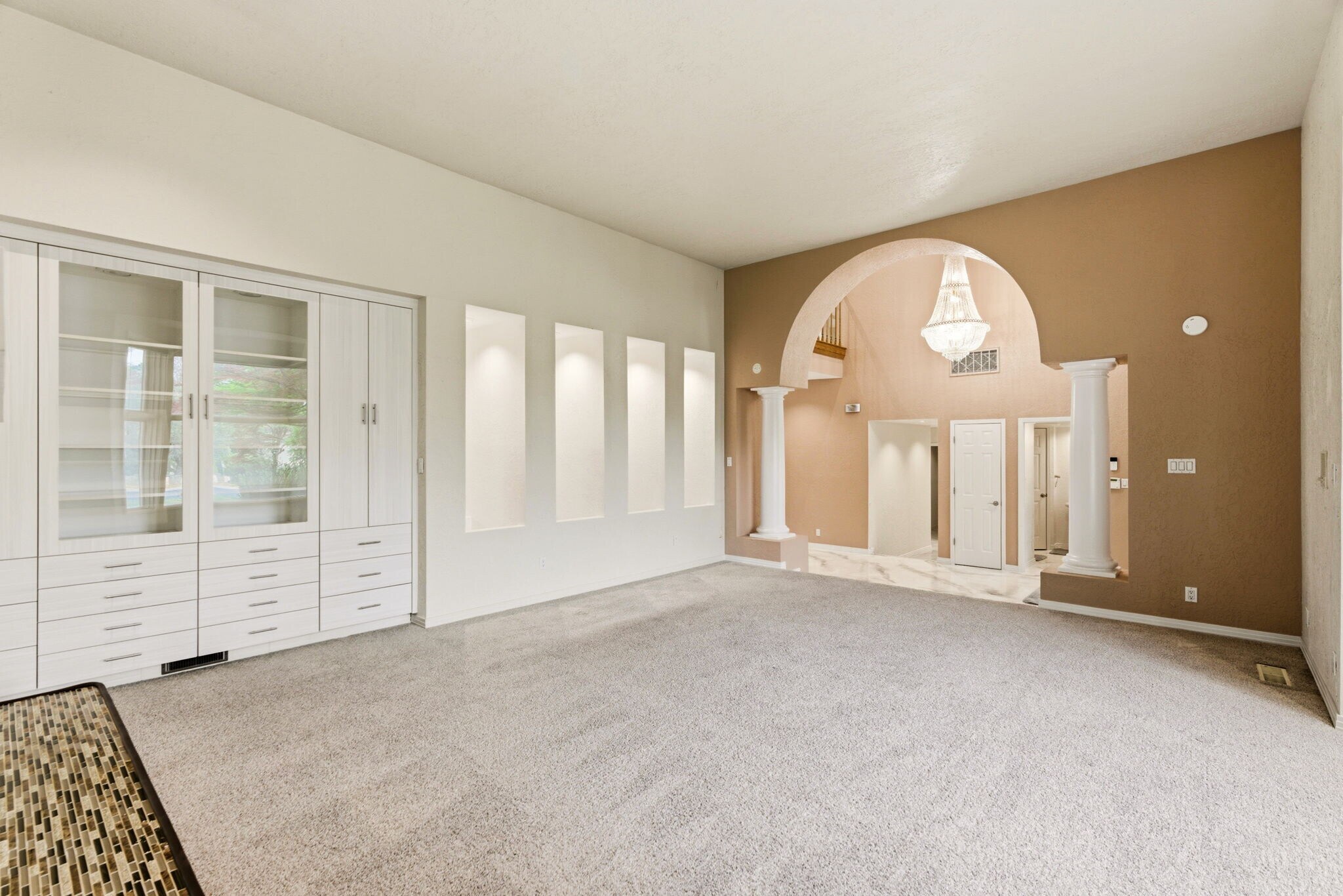 Building Photo - 9706 Tanoan Dr NE