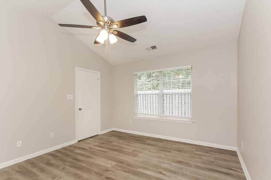 Building Photo - 10509 Brawley Ln