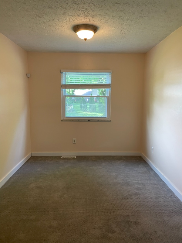 Building Photo - 3211 Creston Ct