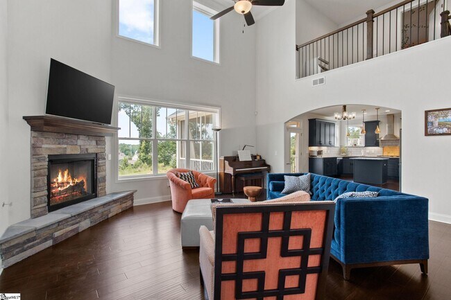 Building Photo - 222 Montview Cir