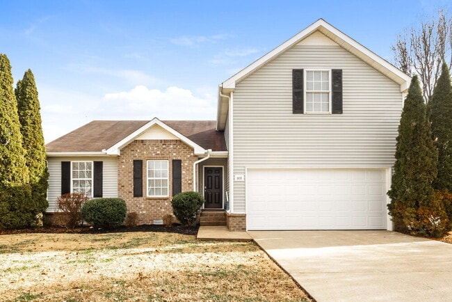 Building Photo - 1655 St Andrews Dr