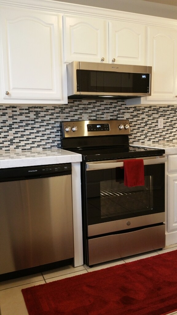 Building Photo - 1900 W Douglas St