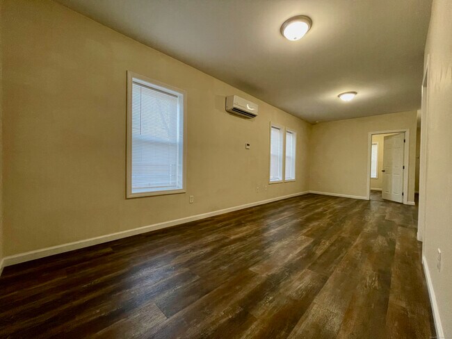 Building Photo - 14 Dwight St