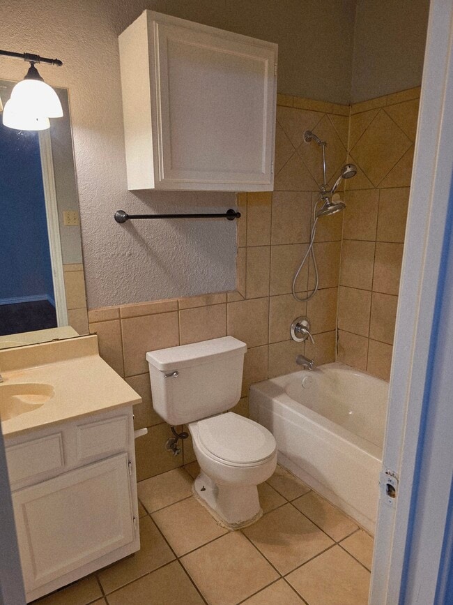 Building Photo - 13112 Rustic Trail
