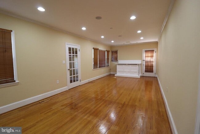Building Photo - 4006 Buckman Rd