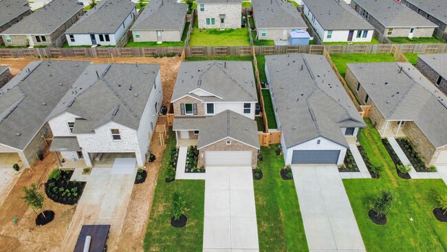 Building Photo - 16831 Spotted Oak Dr