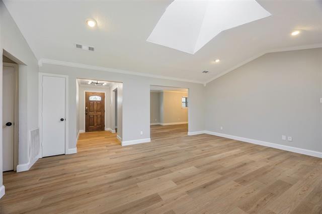 Building Photo - 1109 Edgewood Dr