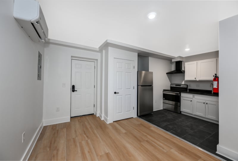 Building Photo - 1384 W 83rd St