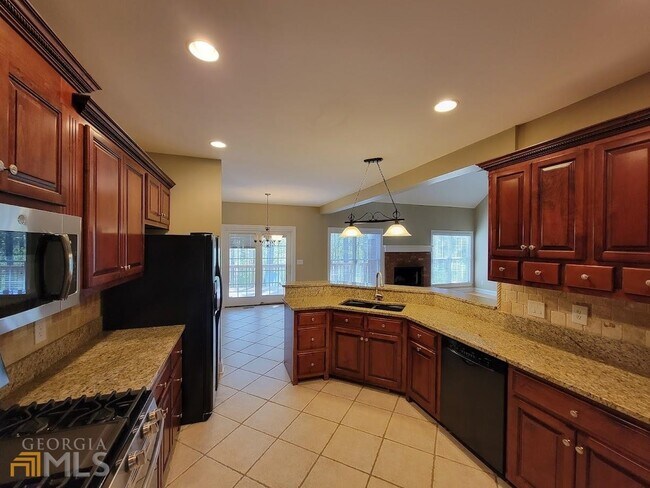 Building Photo - 125 Farmington Dr
