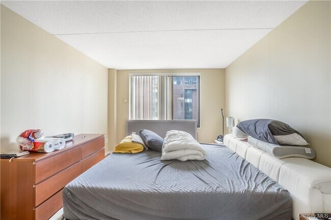 Building Photo - 4 Martine Ave