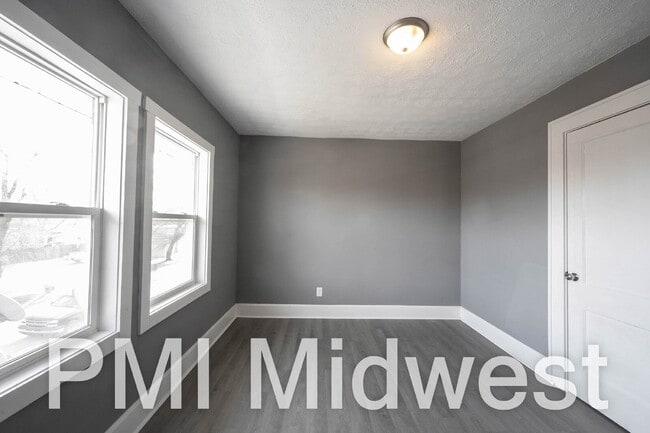 Building Photo - 22 N Euclid Ave