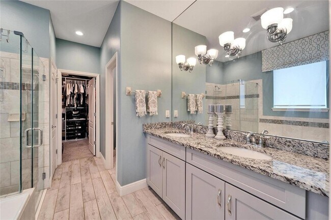 Building Photo - 13316 Palmera Vista Dr