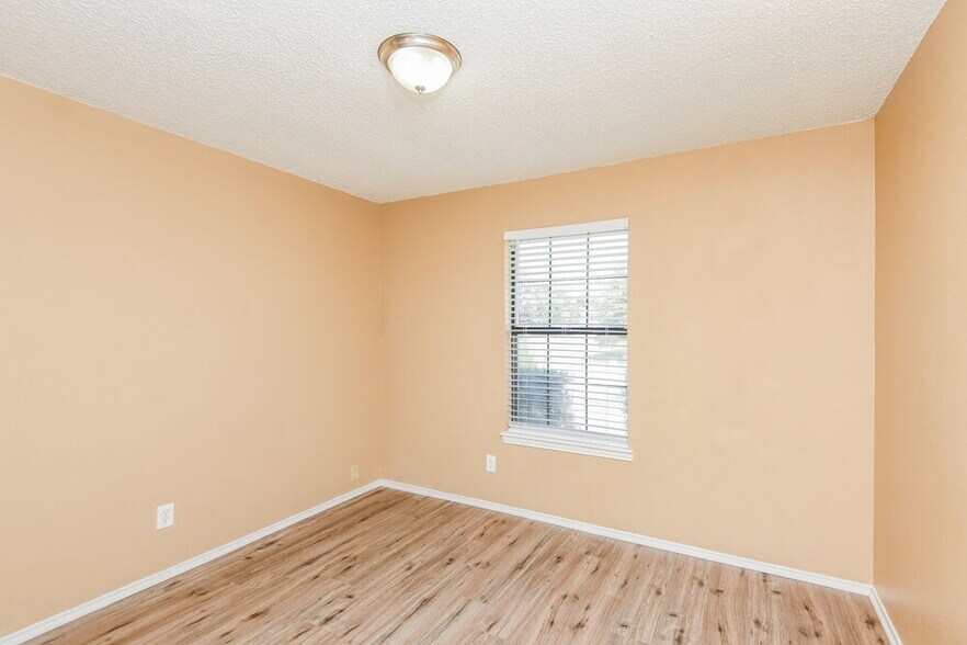 Building Photo - 2733 Forest Creek Dr