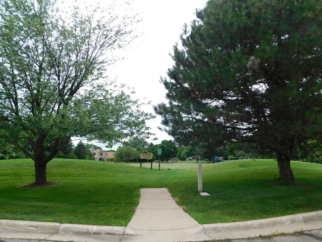 Building Photo - 490 Liberty Pointe Dr