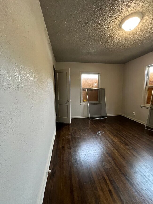 Building Photo - Charming 3 Bed, 1 Bath Home in Tulsa, OK S...
