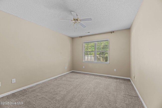 Building Photo - 104 Monterey Cir
