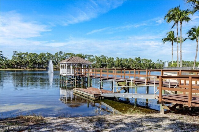 Building Photo - 1664 Tarpon Bay Dr S