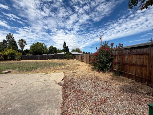 Building Photo - 3809 Sunnyvale Ave