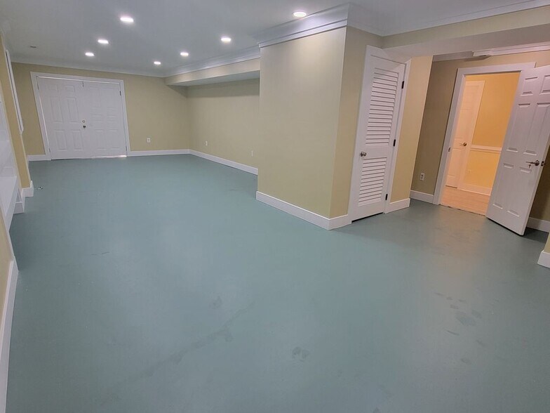 Building Photo - 9702 Enterprise Ct