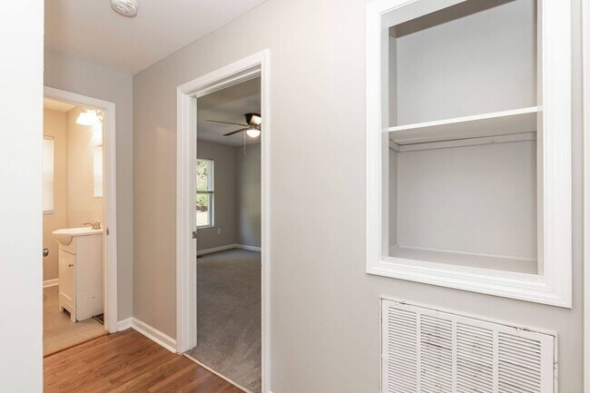 Building Photo - Mason Street