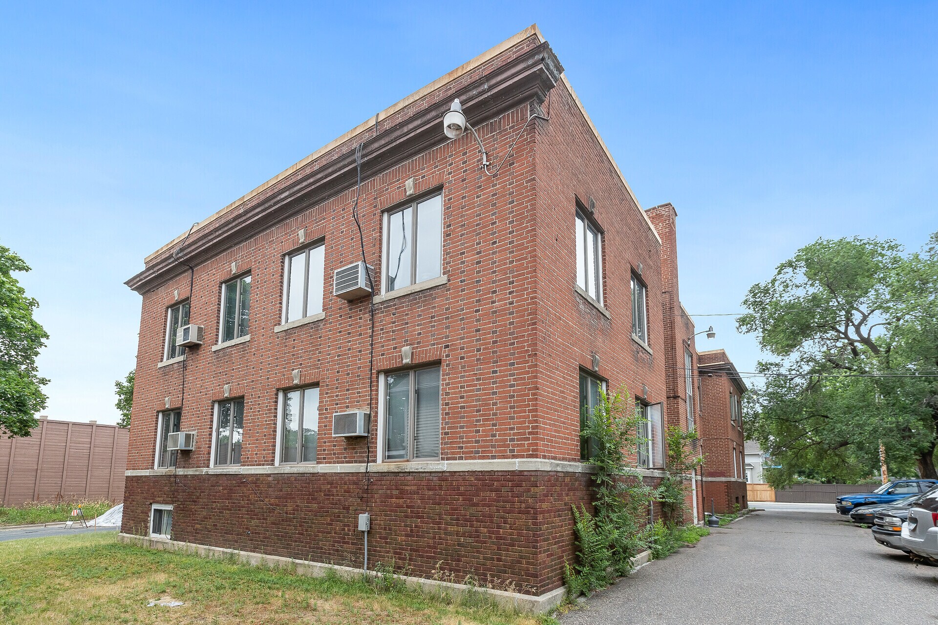 Building Photo - 3807 2nd Ave S