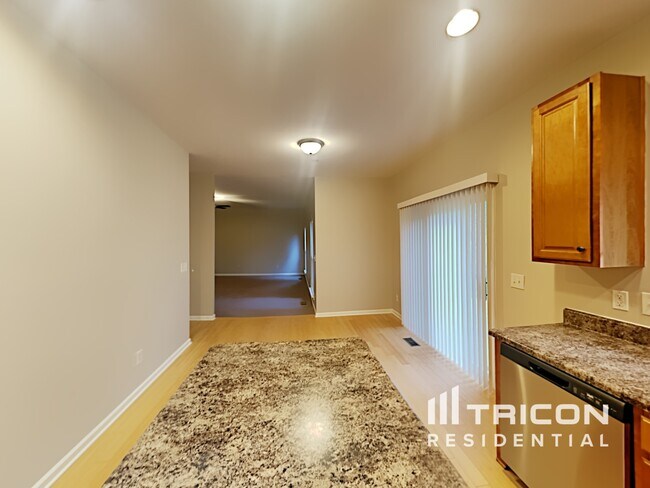 Building Photo - 4620 Van Leer Ct