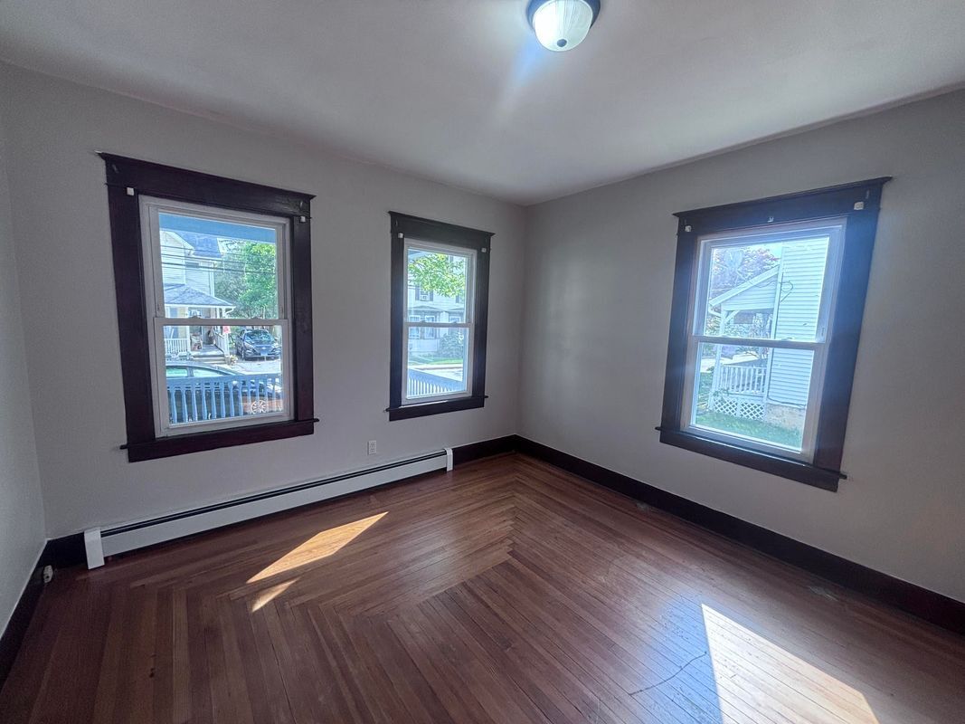 Building Photo - 32-34 Linnell Street, Unit #34