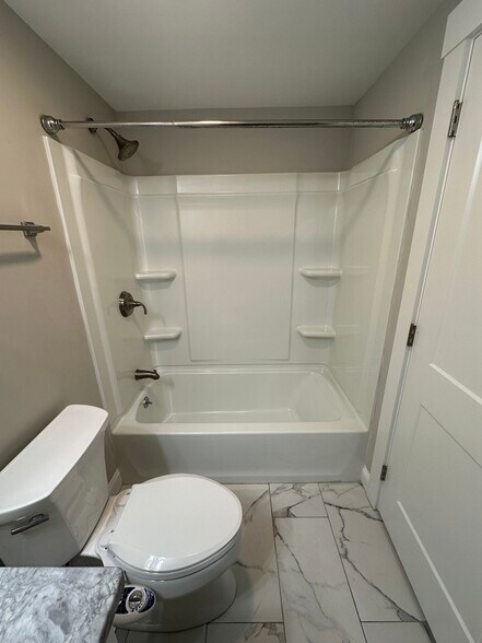 Building Photo - 127 Marblehead St