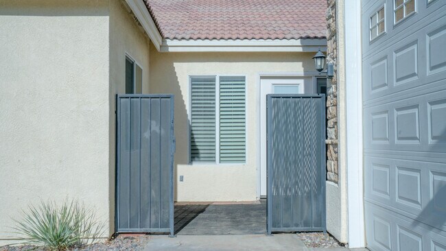 Building Photo - 49142 Barrymore St