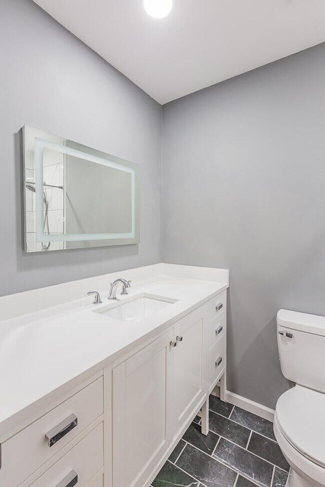 Building Photo - 3 bedroom updated home in a quiet, peaceful setting!