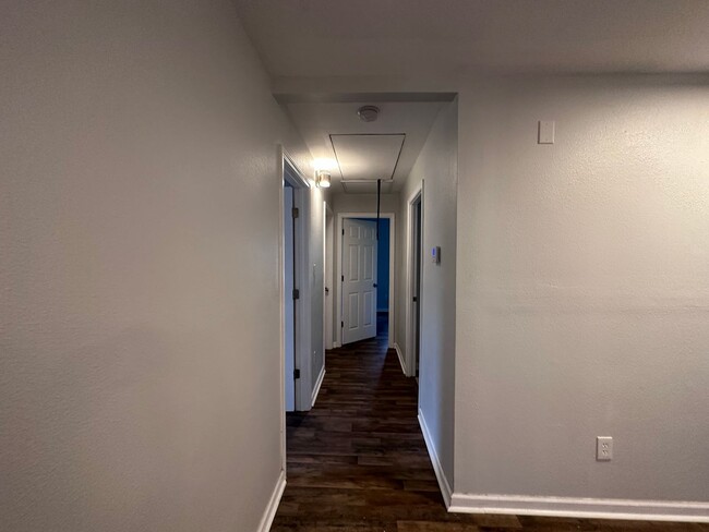 Building Photo - Remodeled 3/1!