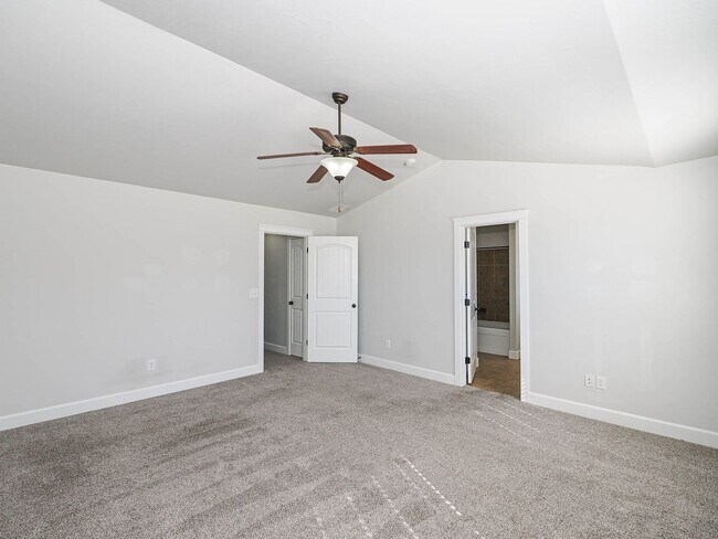 Building Photo - 1239 SilverCrest Dr