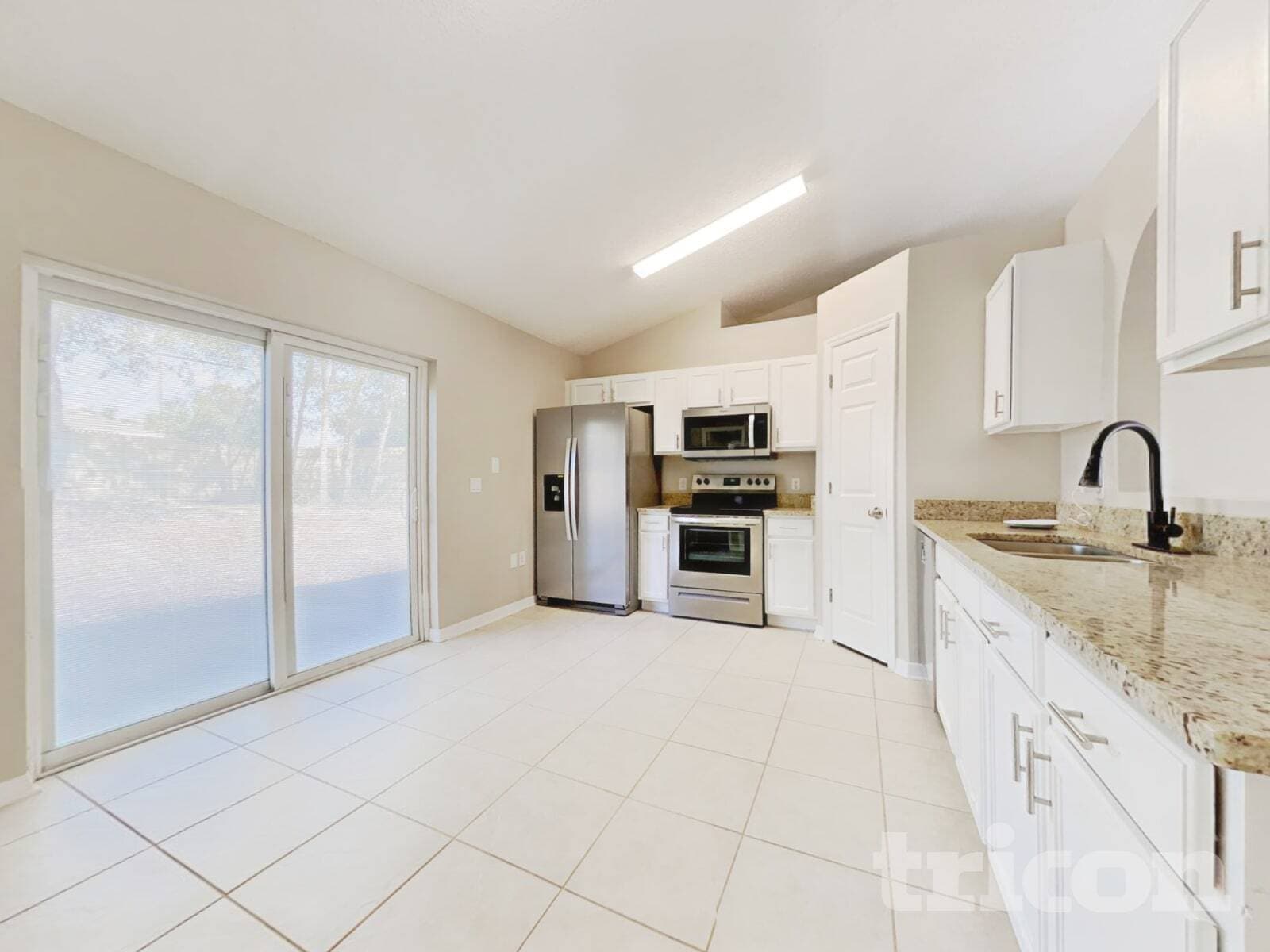 Building Photo - 164 Larchmont Dr