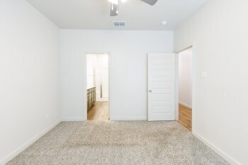 Building Photo - Newer Townhome Located South Of Town Near ...