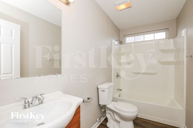 Building Photo - 9626 Piper Lake Dr