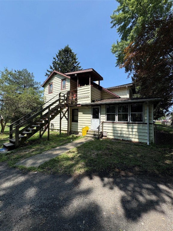 Building Photo - 46 Berwin St