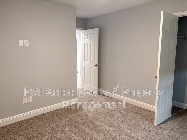 Building Photo - 12860 Satin Lily Dr