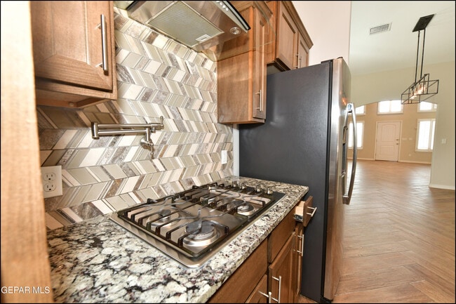 Building Photo - 6933 Copper Town Dr