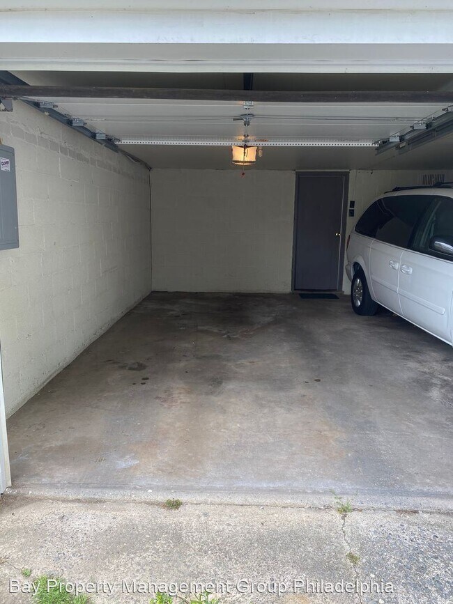 Building Photo - 2 br, 1 bath House - 600 Yeadon Ave #2