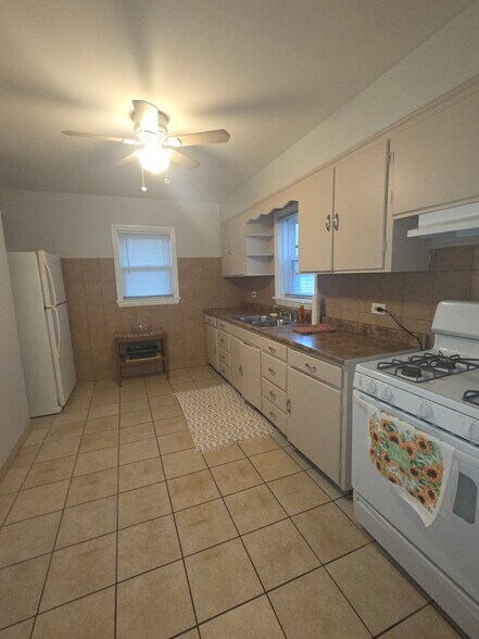 Building Photo - 2724 W Gregory St