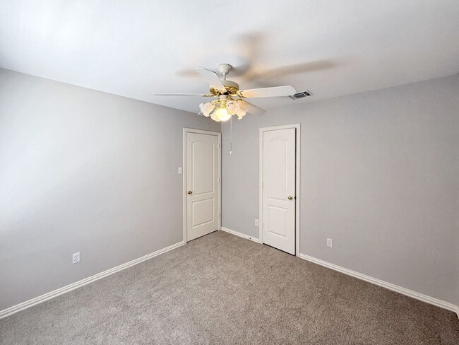 Building Photo - Comfort and Convenience in West Plano Living