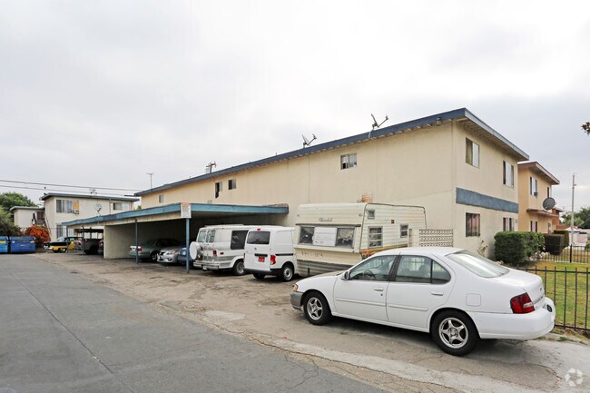 Building Photo - 12691 Sunswept Ave