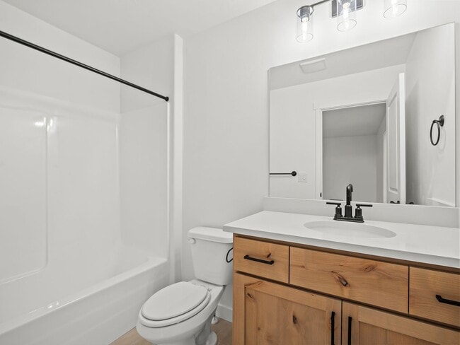 Building Photo - Beautiful 3-bedroom, 2.5-bath townhome